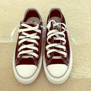 Womens Converse size 9